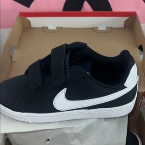 Nike Kids Black and White Sneakers